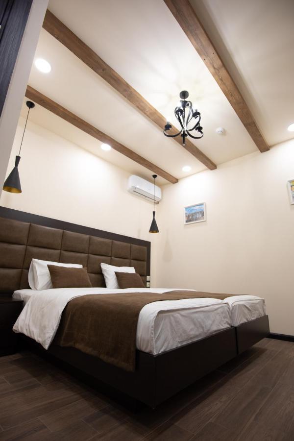 Boutique Living Hotel Γιερεβάν Εξωτερικό φωτογραφία
